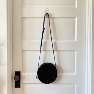 Madewell black circle leather bag in perfect condition